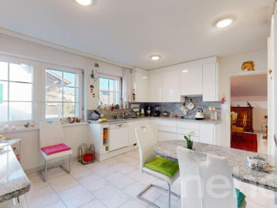 Attraktive, vermietete Wohnung mit viel Platz image 1