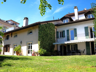 A voir absolument - Magnifique maison de village pleine de charme, vue sur le lac et les Alpes image 1