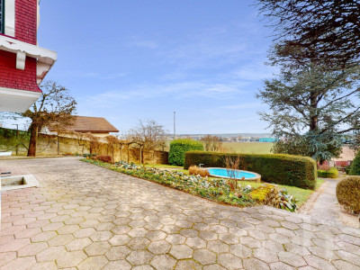 Charmante 10-Zimmer Villa mit Einliegerwohnung image 12