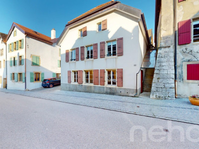 Maison familiale avec deux appartements séparés à Cormondrèche image 1