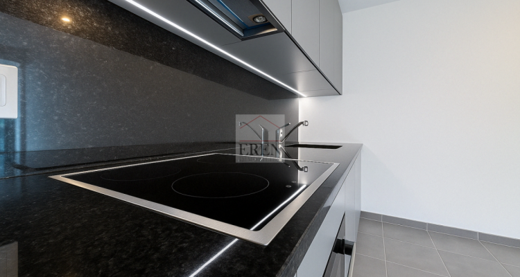 Appartement 2,5 pièces au 1er étage avec grand balcon à Grône image 2