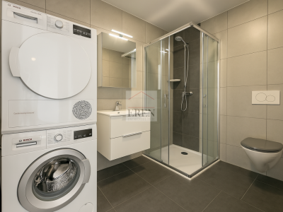 Magnifique et lumineux 3,5 pièces bénéficiant dune grande terrasse vitrée avec vitres coulissantes et vue panoramique dégagée image 12