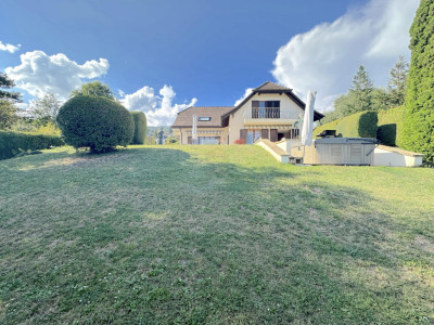 Authentique Maison Vaudoise avec Vue dégagée sur les Alpes et le lac image 1