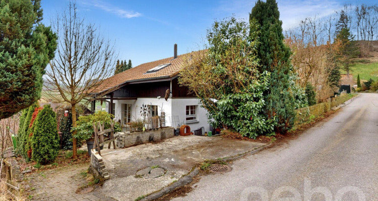 Villa individuelle multi-familiale avec une vue panoramique image 3