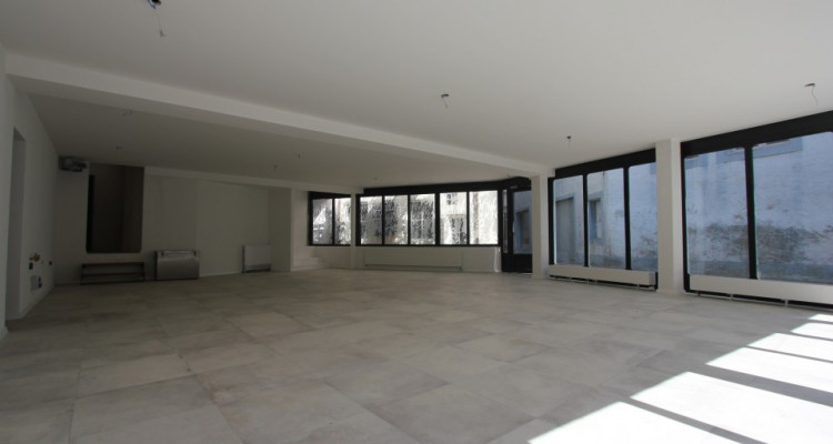 Restaurant avec cave voûtée attenante au centre de Moudon image 1