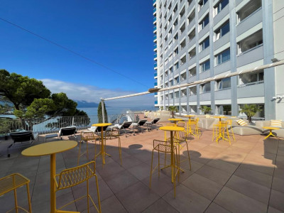 GRANDE CHAMBRE MEUBLEE DANS LHOTEL MONA image 12