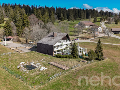 Un havre de paix unique avec vue imprenable et potentiel exceptionnel! image 3