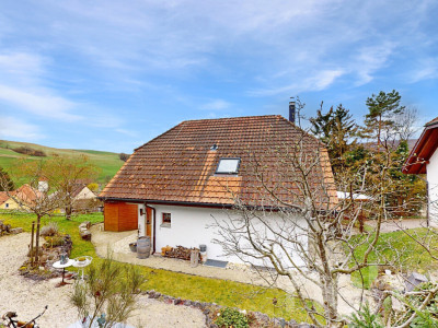 Freistehendes 6.5-Zimmer Einfamilienhaus am Rande der Wohnzone image 3