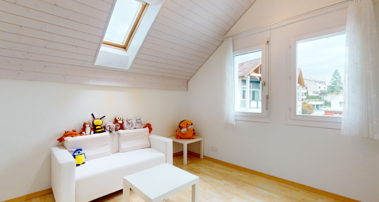 Dachwohnung mit fantastischer Bergsicht image 9