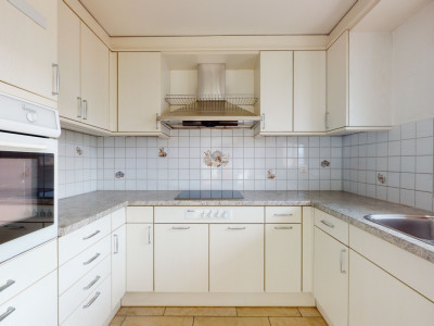 Stilvolle 4-Zimmerwohnung mit Wintergarten und Schwedenofen image 2