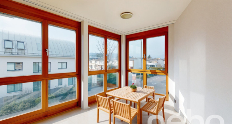 Stilvolle 4-Zimmerwohnung mit Wintergarten und Schwedenofen image 1