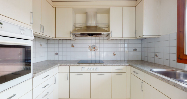 Stilvolle 4-Zimmerwohnung mit Wintergarten und Schwedenofen image 2