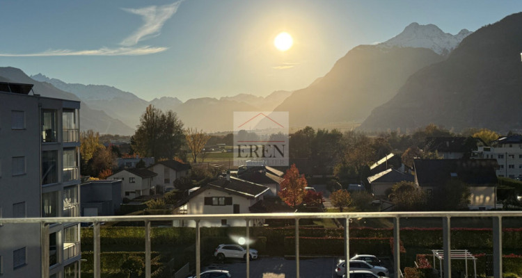 Superbe attique 4 pièces avec façades vitrées et grand balcon-terrasse panoramique de 45 m2 image 12