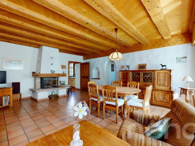 Magnifique ferme avec grange aménageable et terrain à bâtir à Court image 5