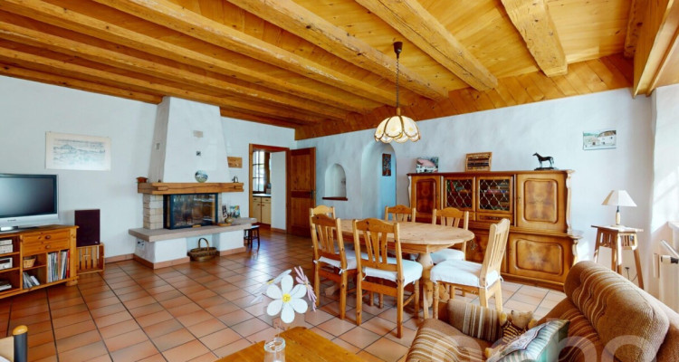 Magnifique ferme avec grange aménageable et terrain à bâtir à Court image 5