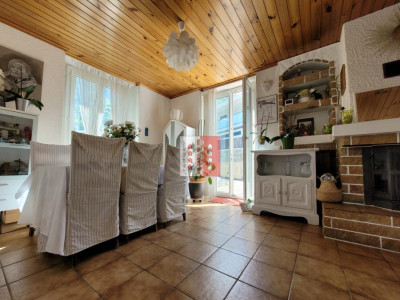 Maison individuelle baignée de lumière image 2