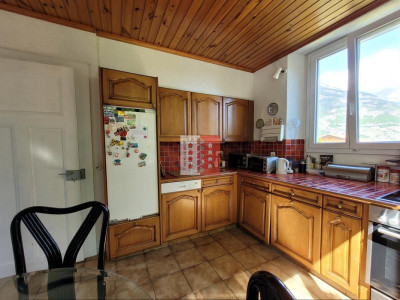 Maison individuelle baignée de lumière image 4