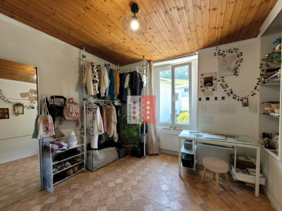 Maison individuelle baignée de lumière image 8