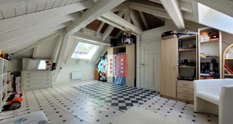 Maison individuelle baignée de lumière image 12