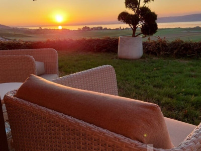 Magnifique maison individuelle avec vue imprenable sur le lac ! image 10