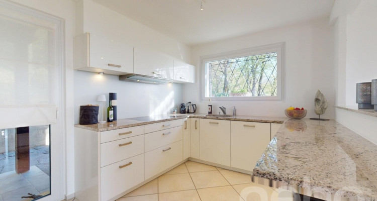 Magnifique maison individuelle avec vue imprenable sur le lac ! image 1