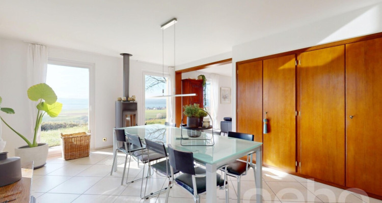 Magnifique maison individuelle avec vue imprenable sur le lac ! image 4