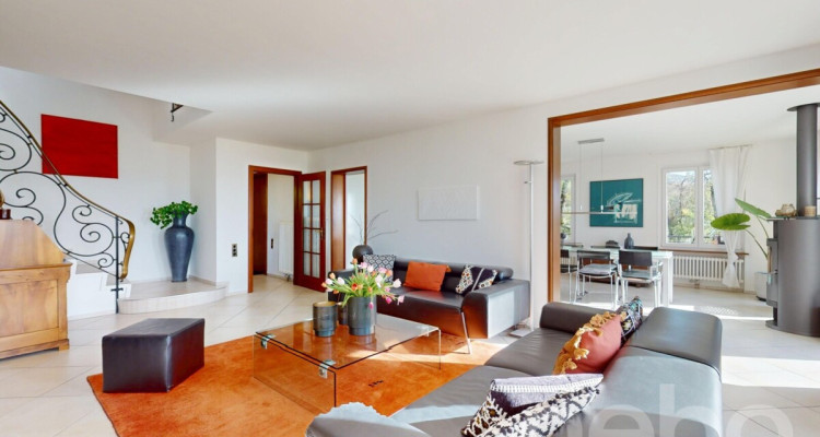 Magnifique maison individuelle avec vue imprenable sur le lac ! image 5