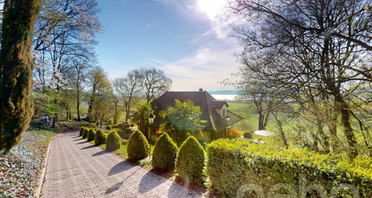 Magnifique maison individuelle avec vue imprenable sur le lac ! image 8