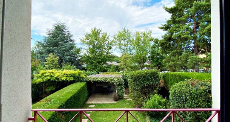Splendide 3,5 P avec terrasse/jardin -Piscine intérieure-Garage double image 5