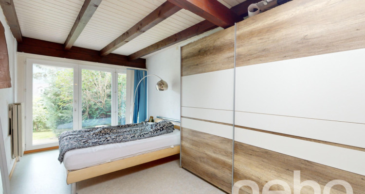 Immeuble de rendement avec 13 garages dont terrain constructible! image 12