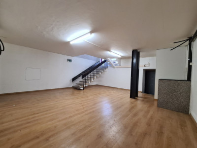 Restaurant et surface commerciale à louer image 11