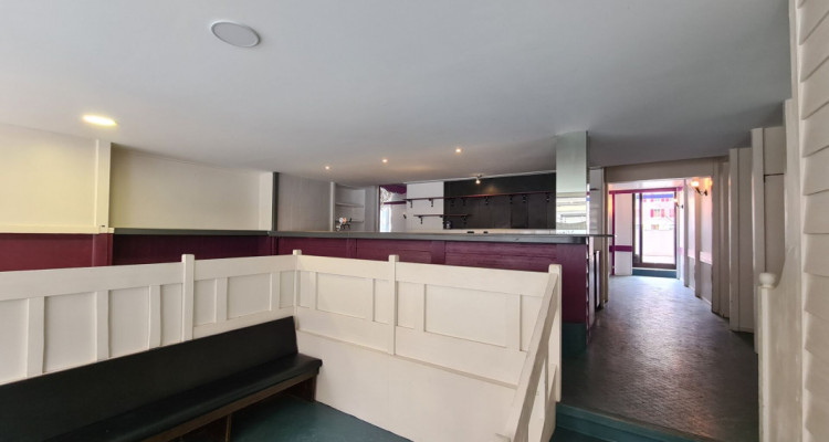 Restaurant et surface commerciale à louer image 3