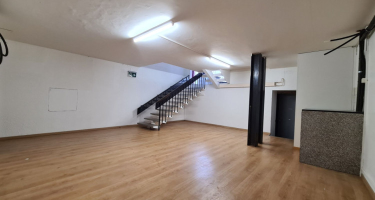 Restaurant et surface commerciale à louer image 11