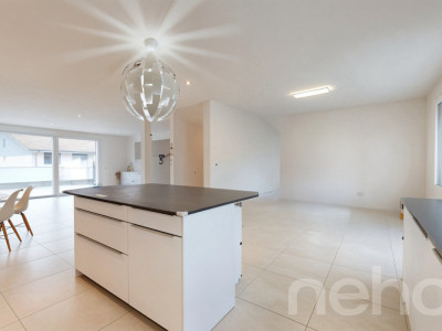 Villa mitoyenne sur 3 niveaux ? Lumineuse et idéalement située image 7