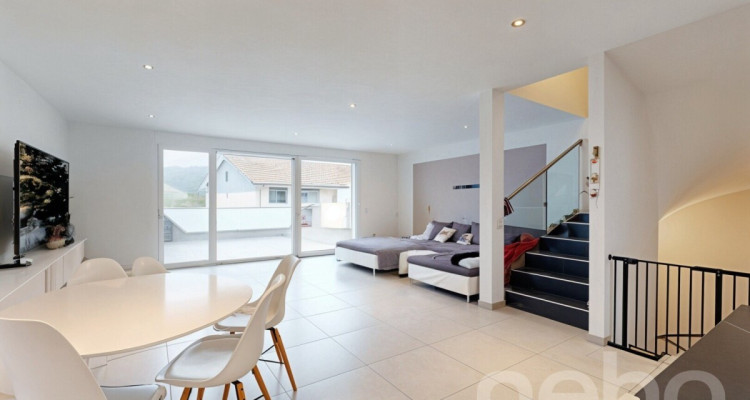 Villa mitoyenne sur 3 niveaux ? Lumineuse et idéalement située image 5