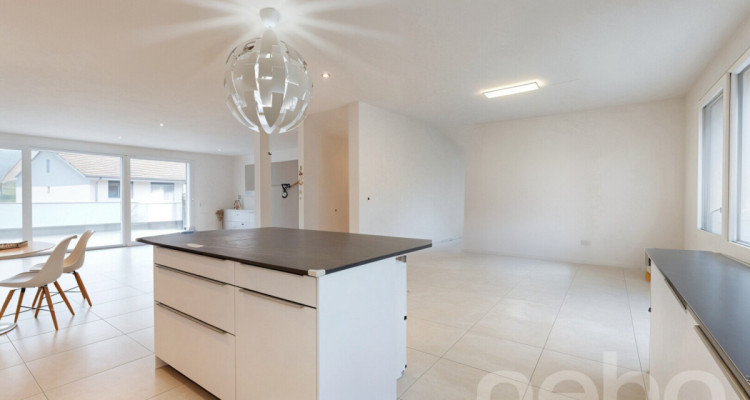 Villa mitoyenne sur 3 niveaux ? Lumineuse et idéalement située image 7