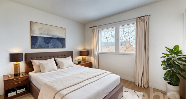 Villa mitoyenne sur 3 niveaux ? Lumineuse et idéalement située image 12