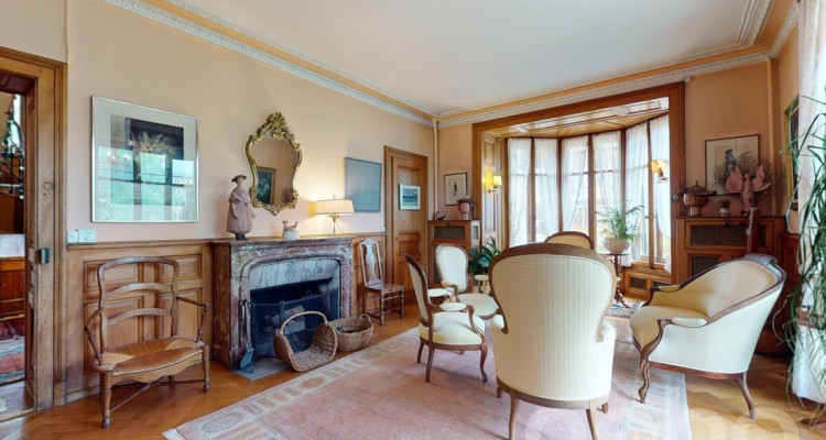 Maison de Maître au charme intemporel au c?ur de Neuchâtel image 3