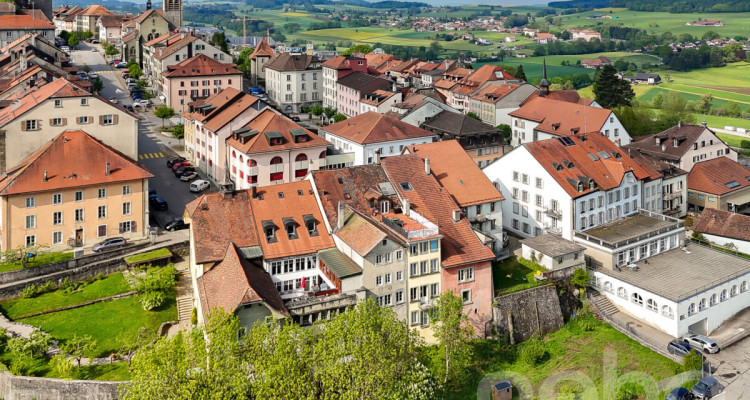 Bel immeuble de rendement à réinventer dans le centre historique image 3