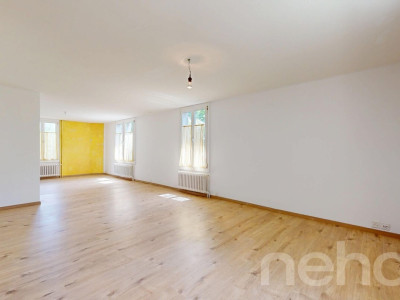 Zweifamilienhaus im Grünen mit 400 m² gewerblich nutzbarem Schuppen image 4