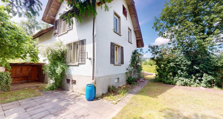 Zweifamilienhaus im Grünen mit 400 m² gewerblich nutzbarem Schuppen image 3