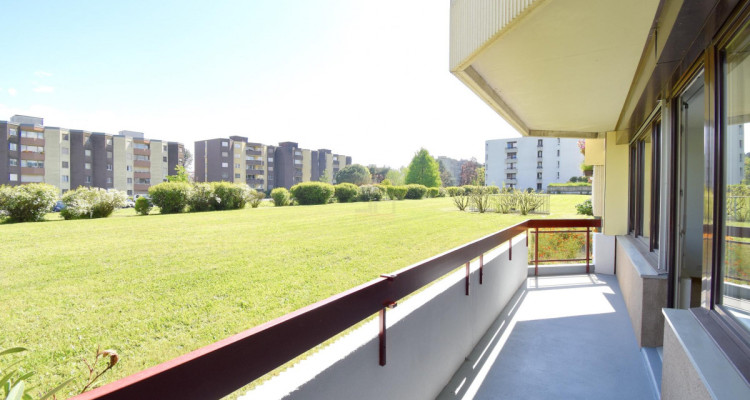 Spacieux 3.5 pièces lumineux avec balcon à Tolochenaz image 1