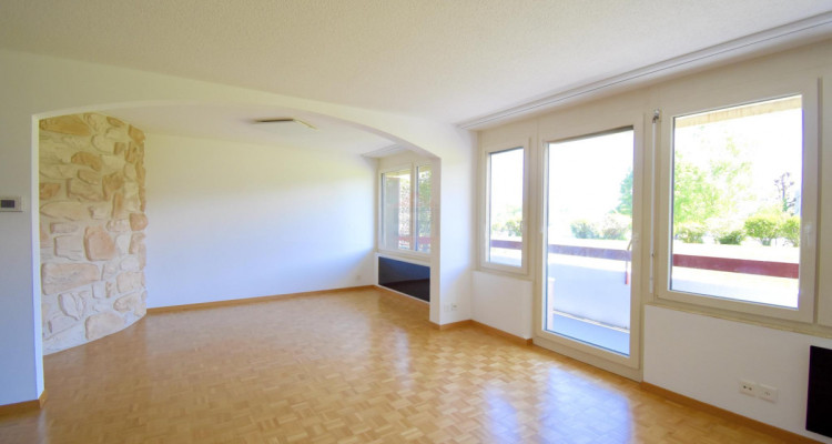 Spacieux 3.5 pièces lumineux avec balcon à Tolochenaz image 2