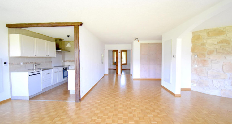 Spacieux 3.5 pièces lumineux avec balcon à Tolochenaz image 3