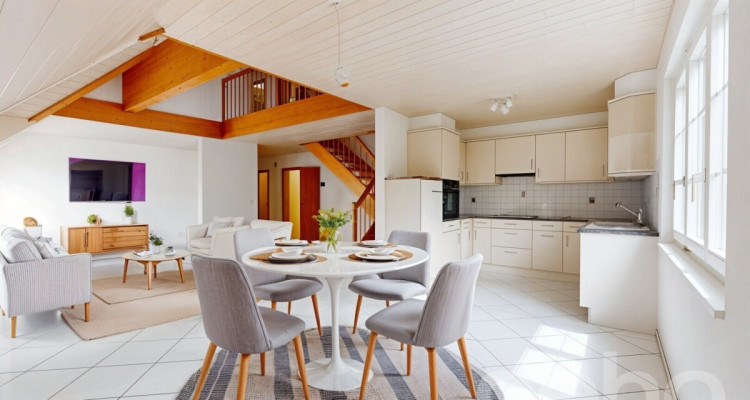 Lichtdurchflutetes Wohnen auf zwei Ebenen image 3