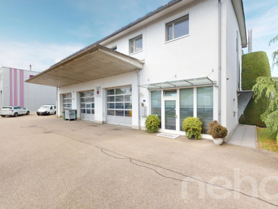 Attraktives Wohn- und Geschäftshaus mit stilvoller Wohnung image 3