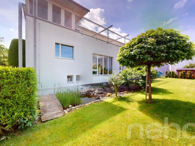 Attraktives Wohn- und Geschäftshaus mit stilvoller Wohnung image 1