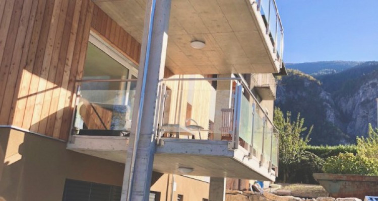 Appartement 3.5 pièces Rez avec terrasse couverte et jardin, Grône  image 8