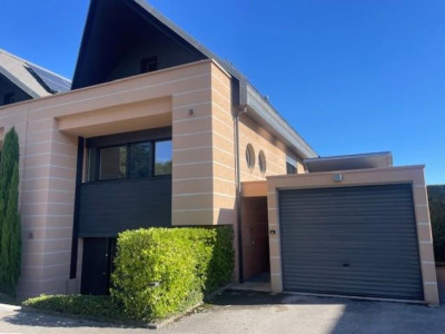 Villa jumelle de 270m2 utiles avec vue sur le lac, les Alpes et le Mont-Blanc image 1