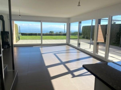 Villa jumelle de 270m2 utiles avec vue sur le lac, les Alpes et le Mont-Blanc image 3